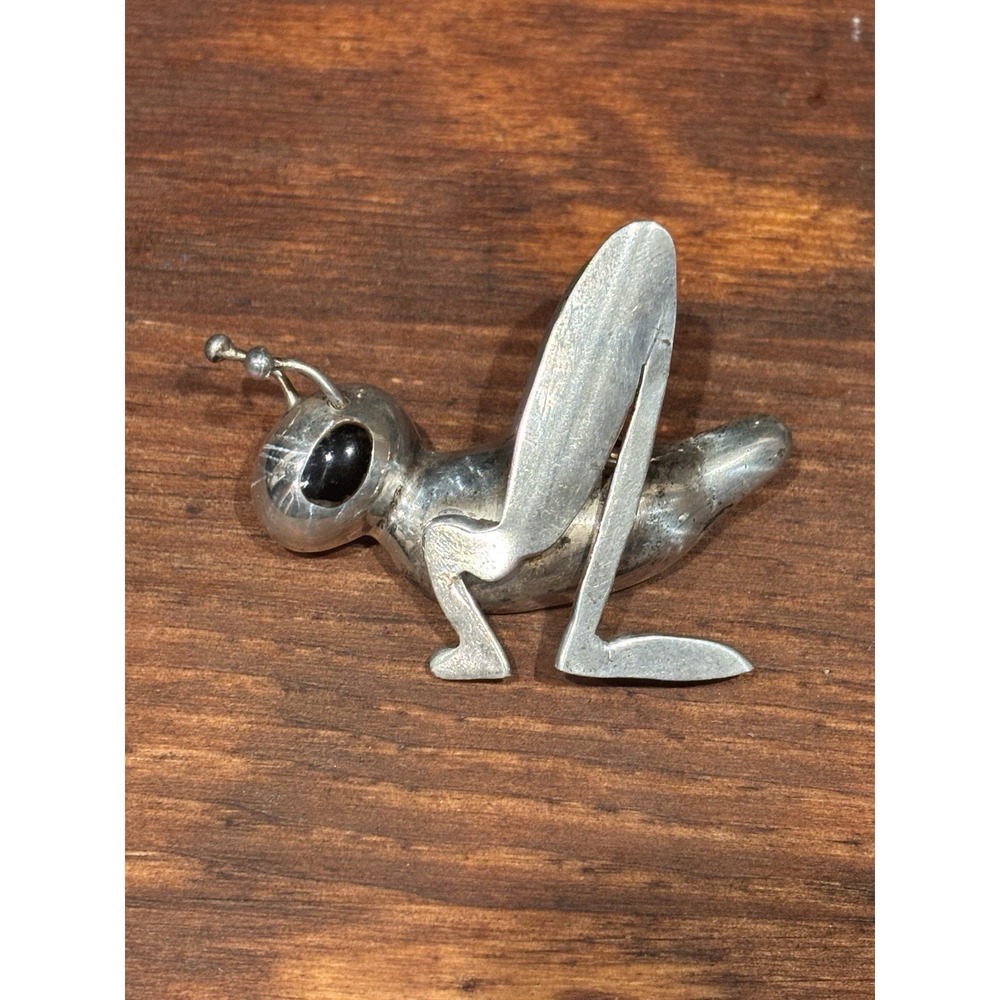 VINTAGE STERLING SILVER MEXICO GRASS HOPPER PIN--925--VERY NICE--BLACK ONYX EYE